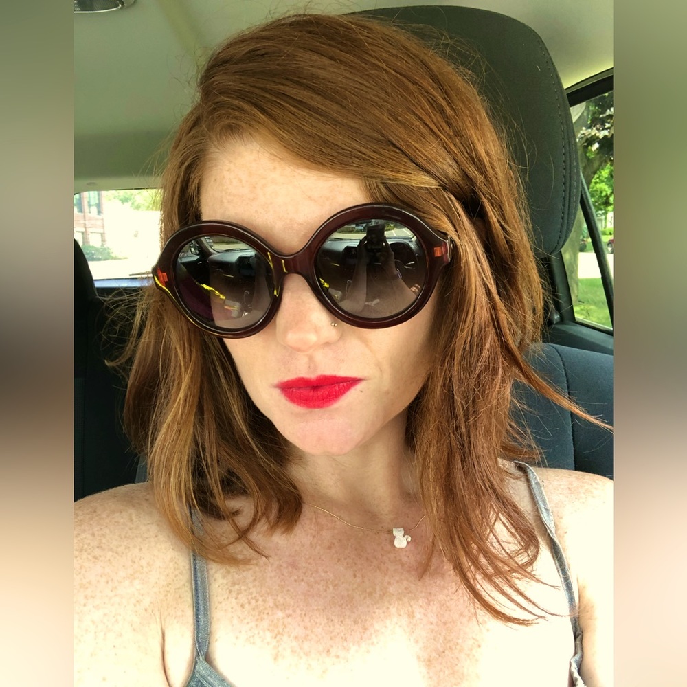 Meet your Posher, Holly